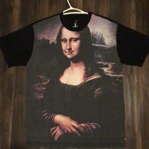 Mona Lisa style men’s shirt